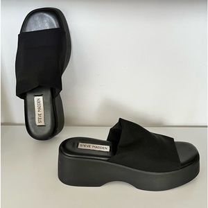 STEVE MADDEN BLACK SANDALS